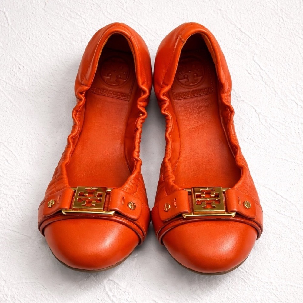 Tory Burch Ambrose Gold Logo Reva Cap Toe Ballet Flats Orange‎ Leather Size 5.5